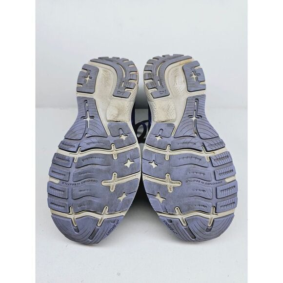 Brooks Women 9 Comfy footwear - Picture 4 of 9